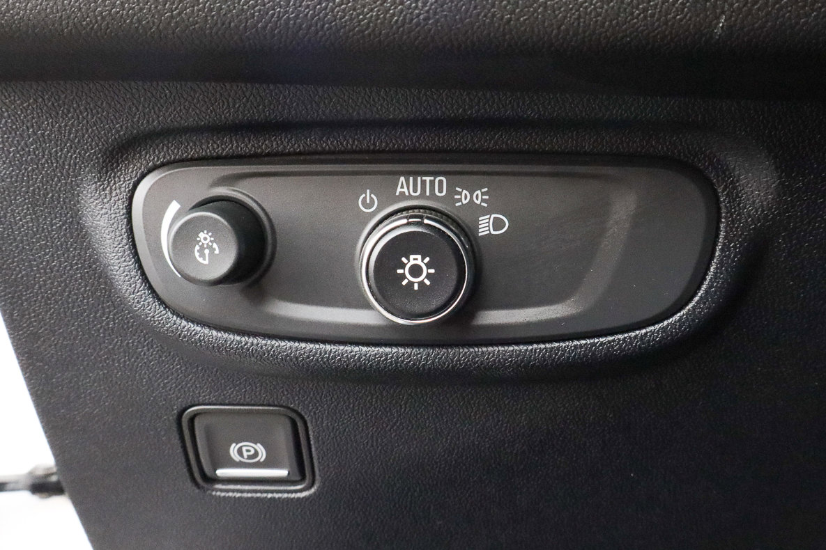 Used 2024 GMC Terrain SLE image 16