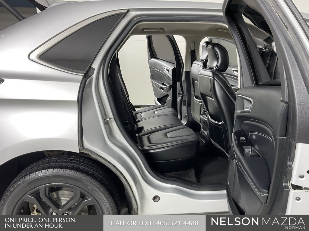 Used 2018 Ford Edge Titanium image 15