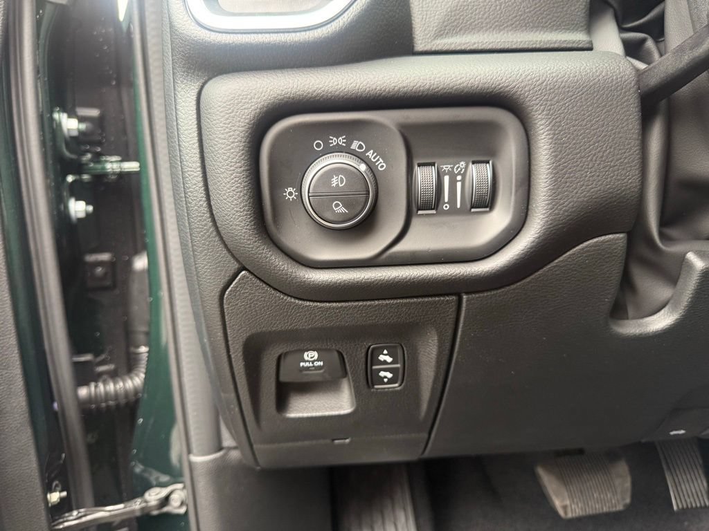New 2026 RAM 1500 Big Horn AWD/4WD image 16