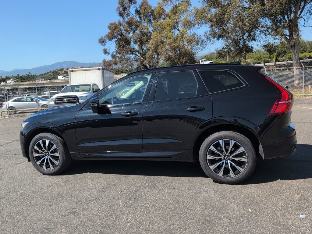 Used 2025 Volvo XC60 B5 Plus image 8