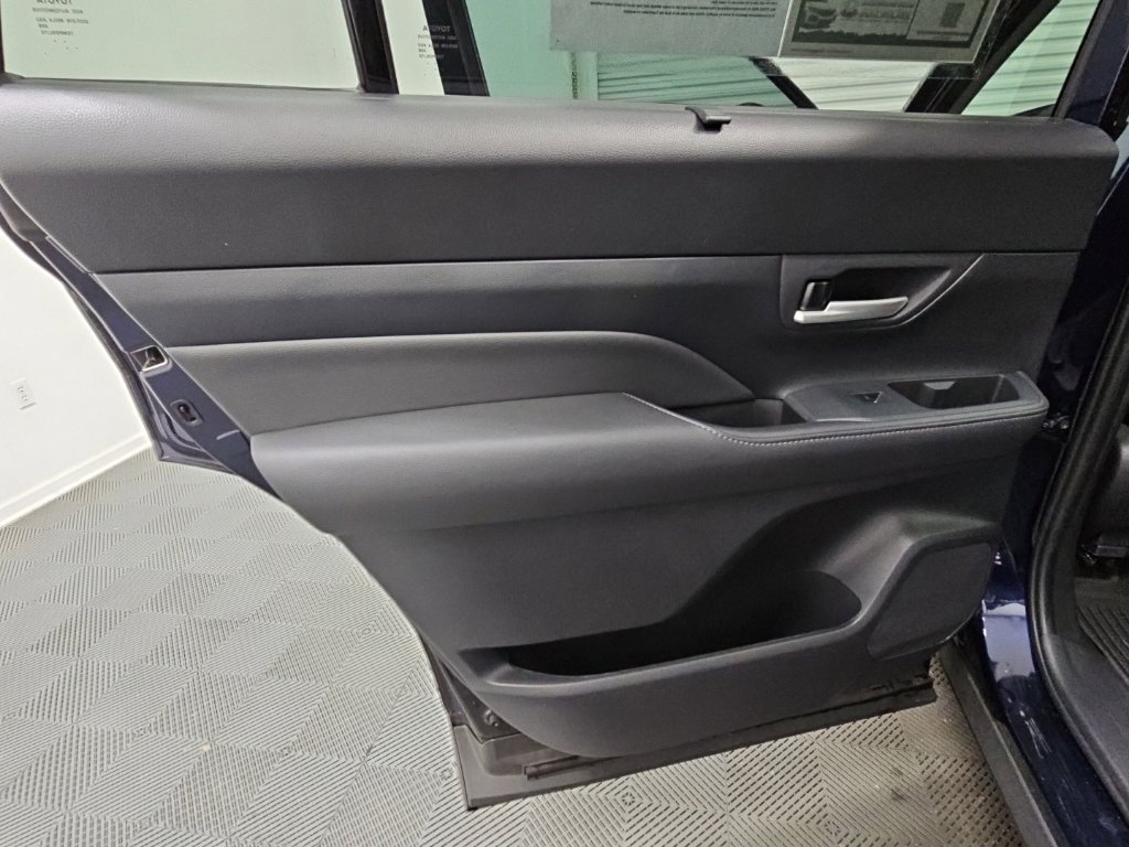 Used 2026 Toyota Grand Highlander XLE FWD image 34