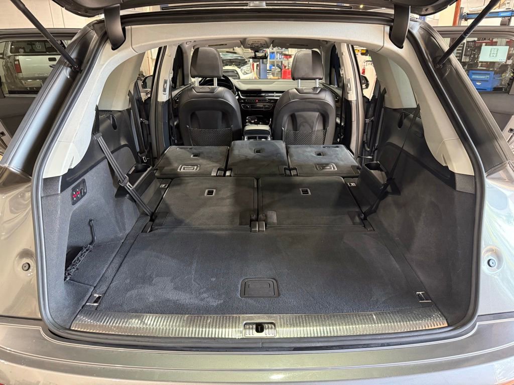 Used 2017 Audi Q7 3.0T Prestige AWD/4WD image 29