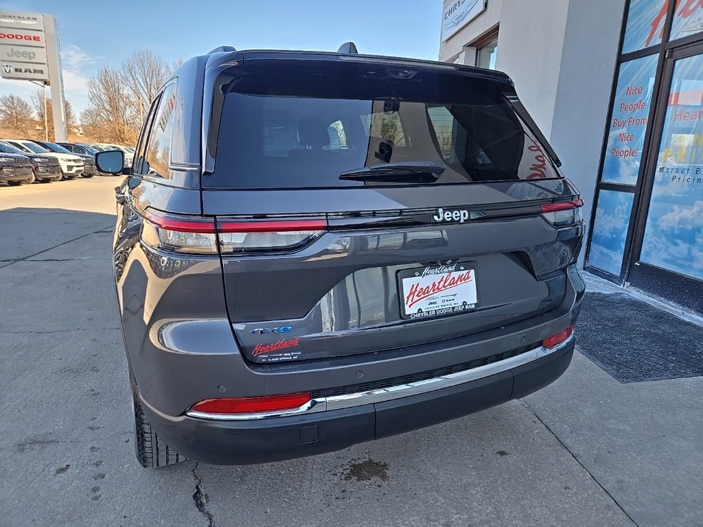 Used 2022 Jeep Grand Cherokee Limited 4xe w/ Luxury Tech Group II image 8