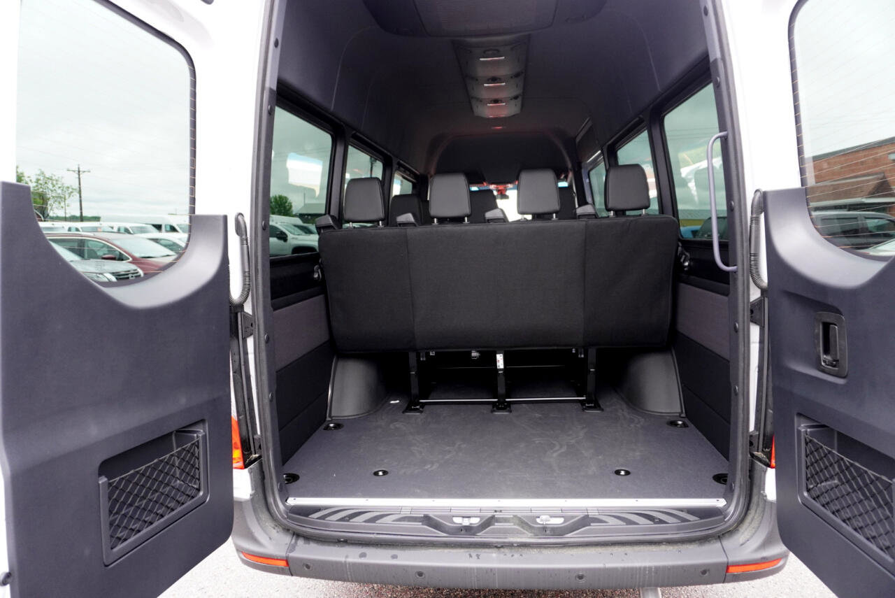 Used 2025 Mercedes-Benz Sprinter 2500 image 23