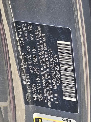 Used 2025 Hyundai Venue SEL image 36