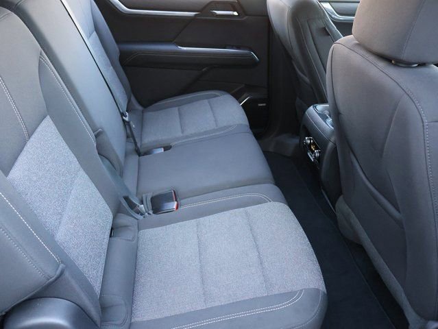 Used 2025 GMC Acadia Elevation image 14