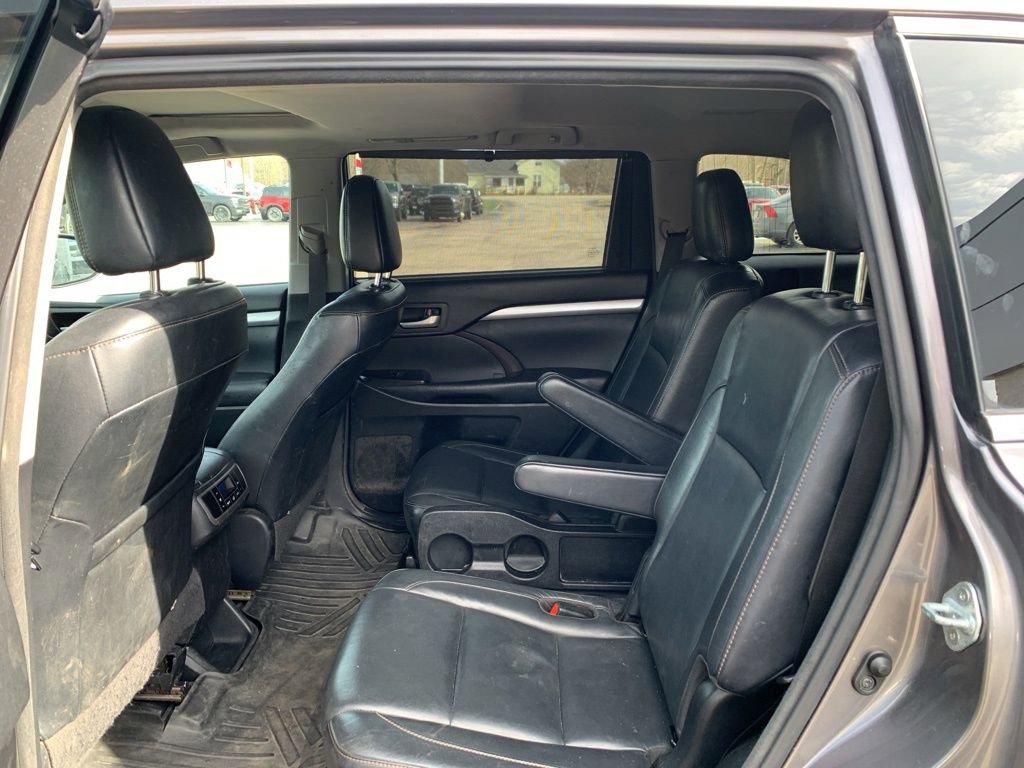 Used 2018 Toyota Highlander XLE image 10