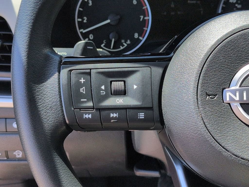 Used 2023 Nissan Rogue SV FWD image 19
