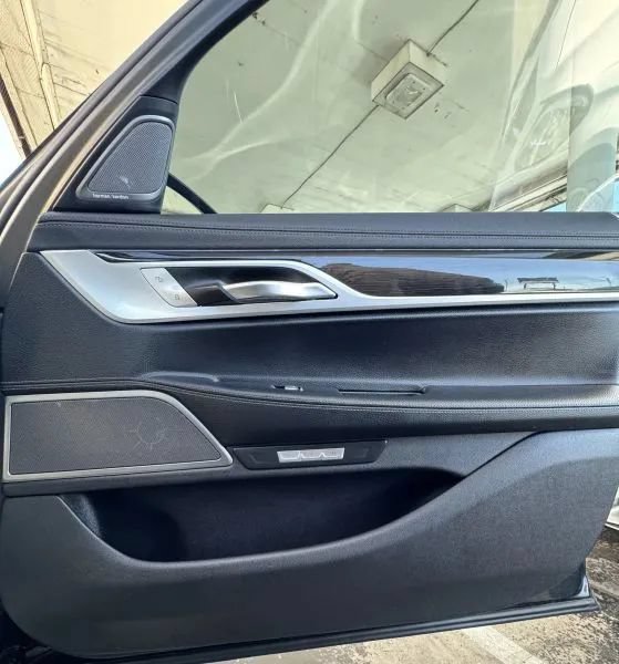 Used 2018 BMW 740i RWD image 23