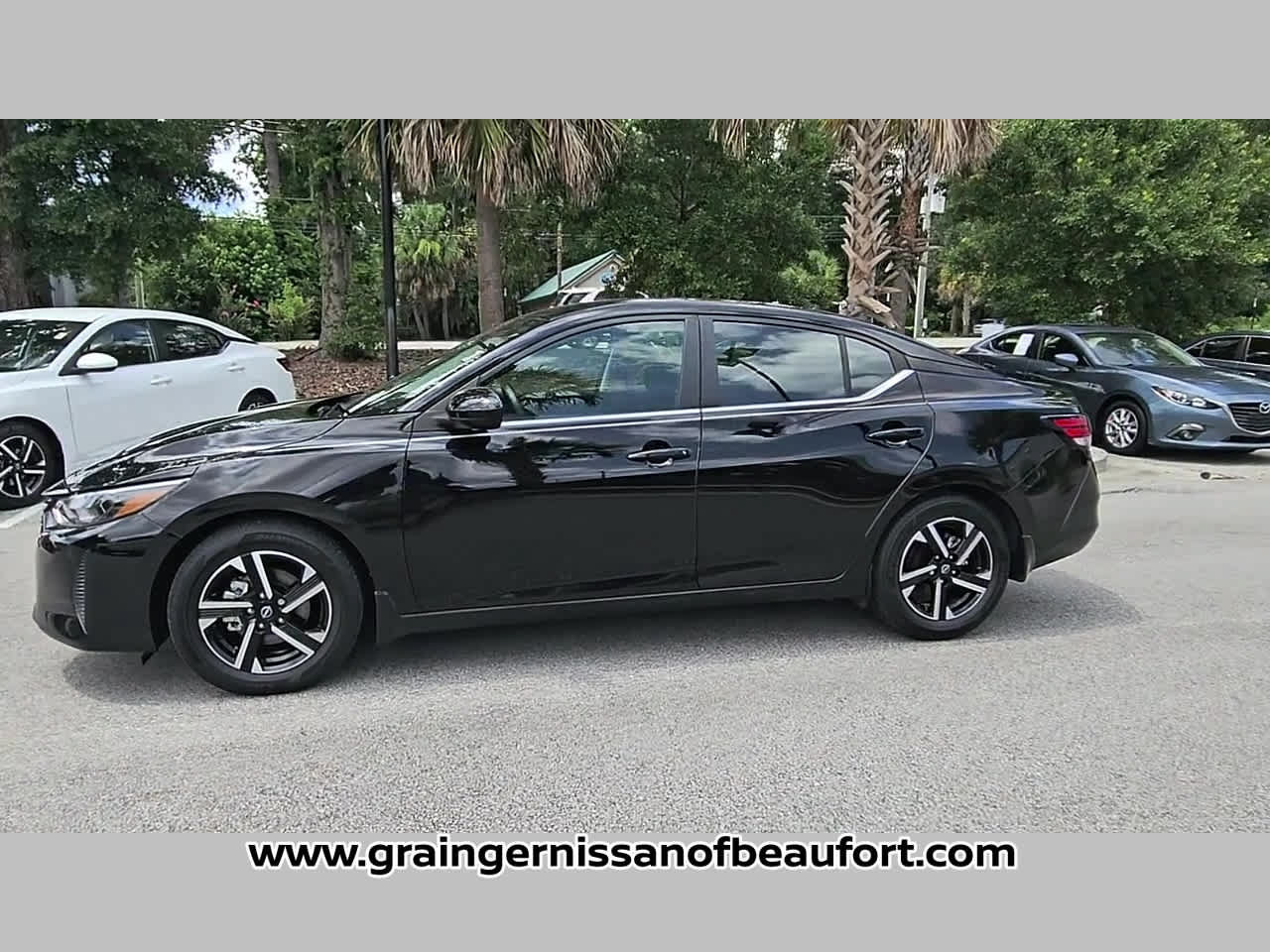 Used 2025 Nissan Sentra SV FWD image 24