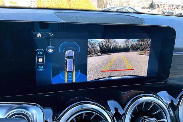 Used 2026 Mercedes-Benz GLB 250 4MATIC image 17