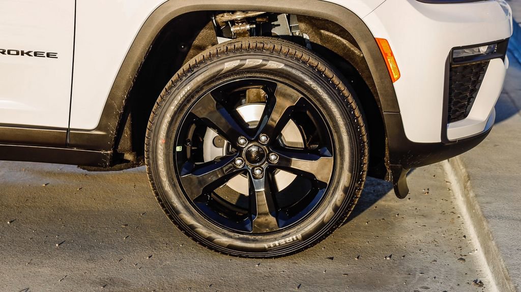 New 2026 Jeep Grand Cherokee Limited image 10