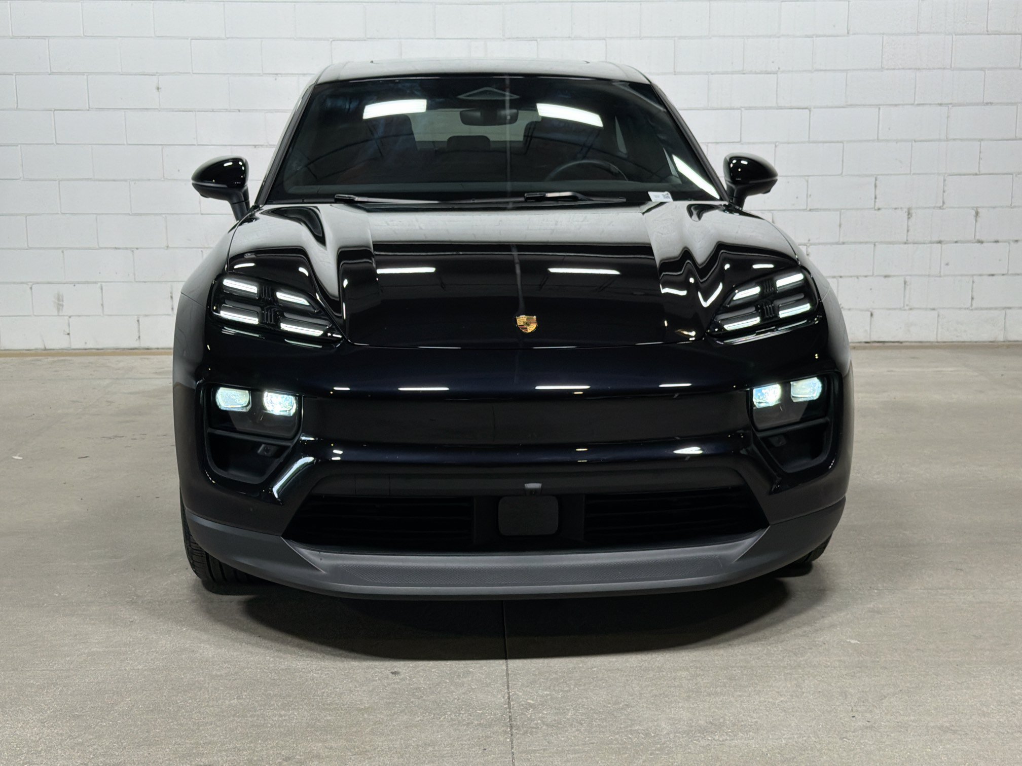 Certified 2026 Porsche Macan Electric RWD image 9