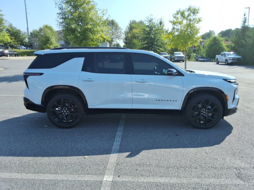 Certified 2026 Chevrolet Traverse RS FWD image 4