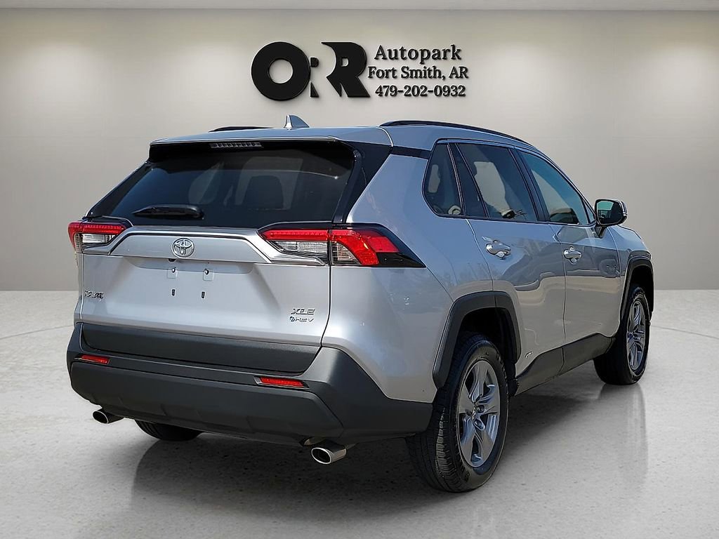 Used 2025 Toyota RAV4 XLE image 5