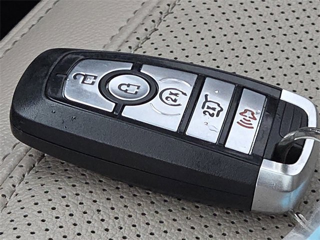 Used 2023 Ford Expedition Limited image 39