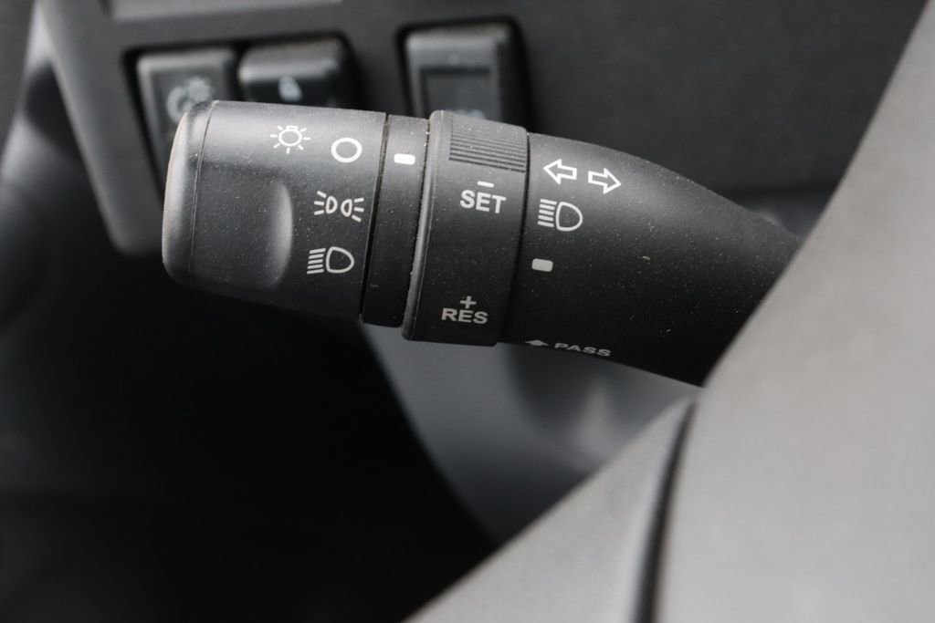 Used 2020 Isuzu NPR image 28