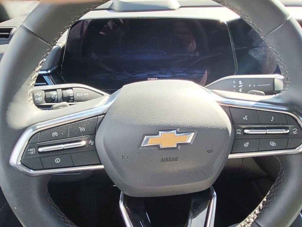 Used 2025 Chevrolet Suburban Premier image 18