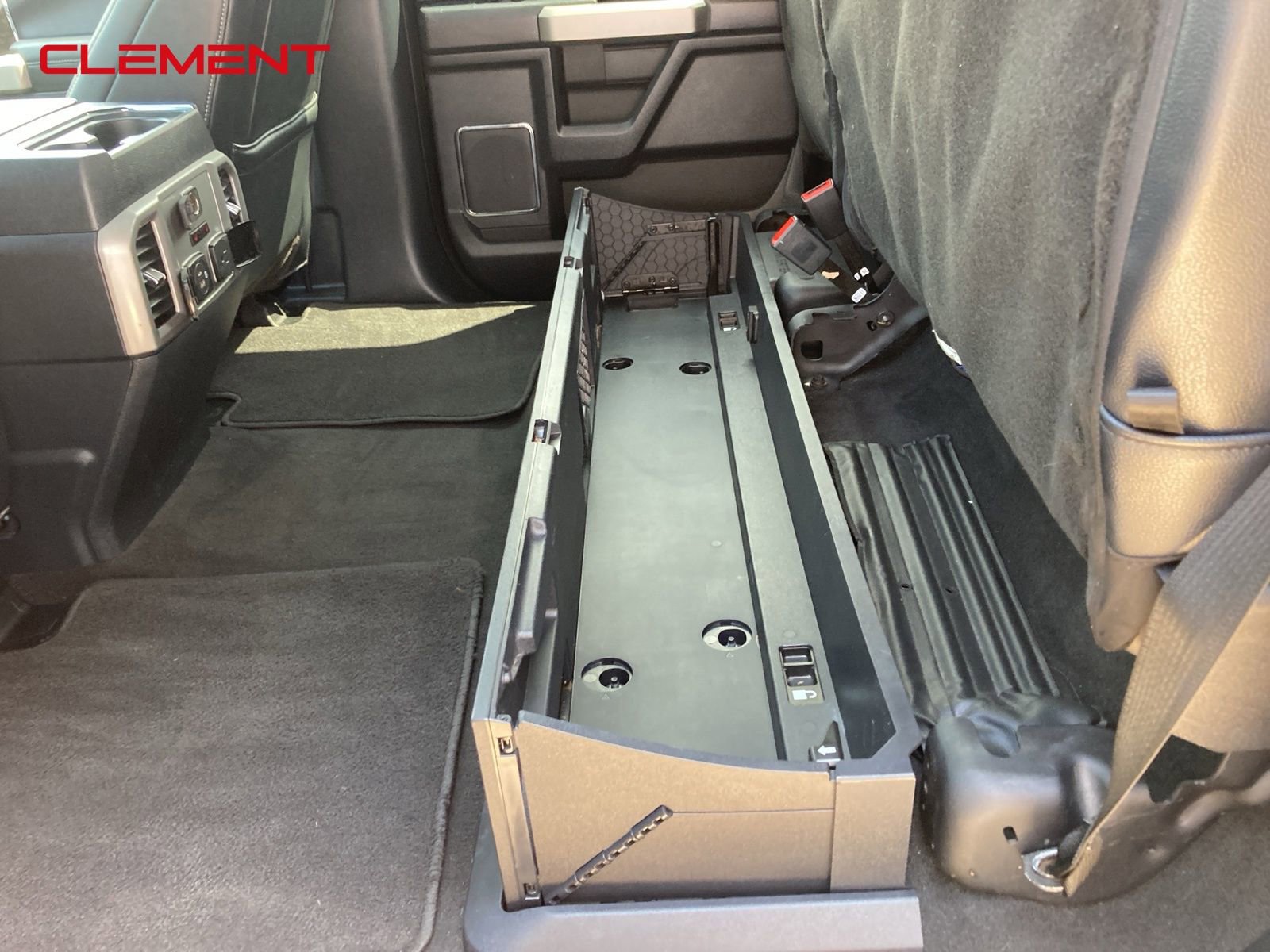 Used 2022 Ford F250 Lariat w/ Black Appearance Pkg image 31