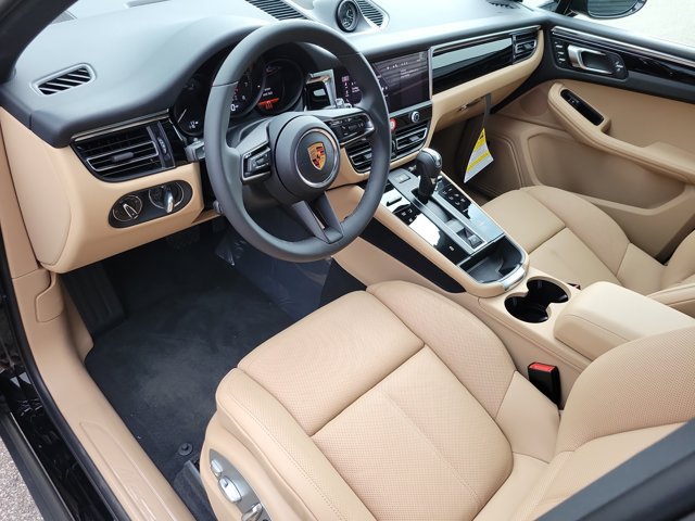Used 2026 Porsche Macan AWD/4WD image 23