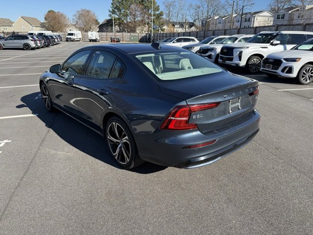 Used 2024 Volvo S60 B5 Core image 8