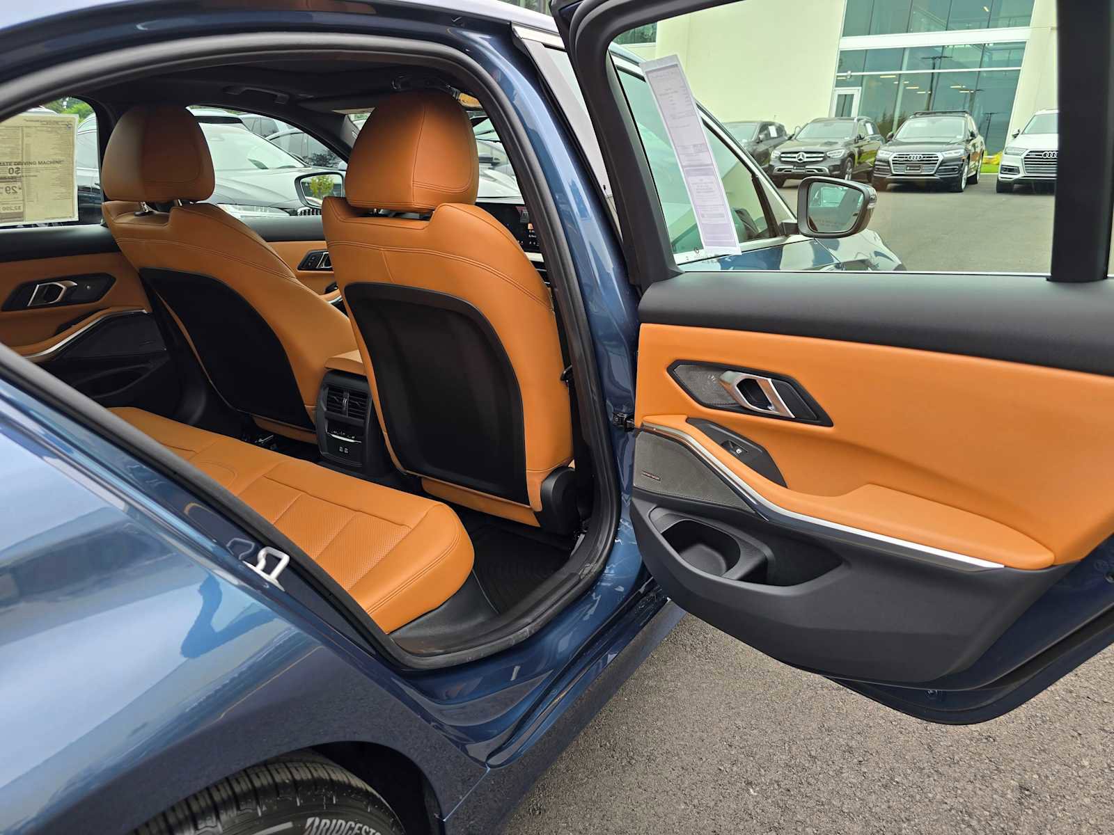 Used 2025 BMW 330i xDrive Sedan w/ Premium Package image 13