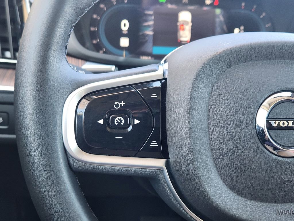 Used 2023 Volvo XC60 B5 Ultimate w/ Climate Package image 16