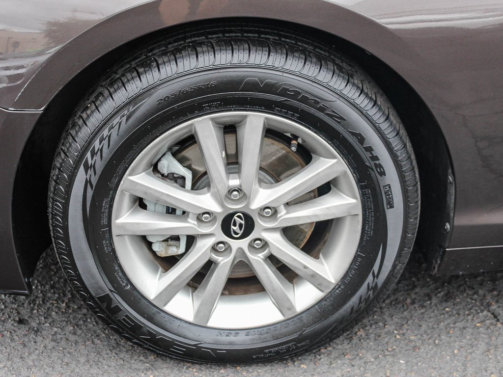 Used 2015 Hyundai Sonata SE image 6