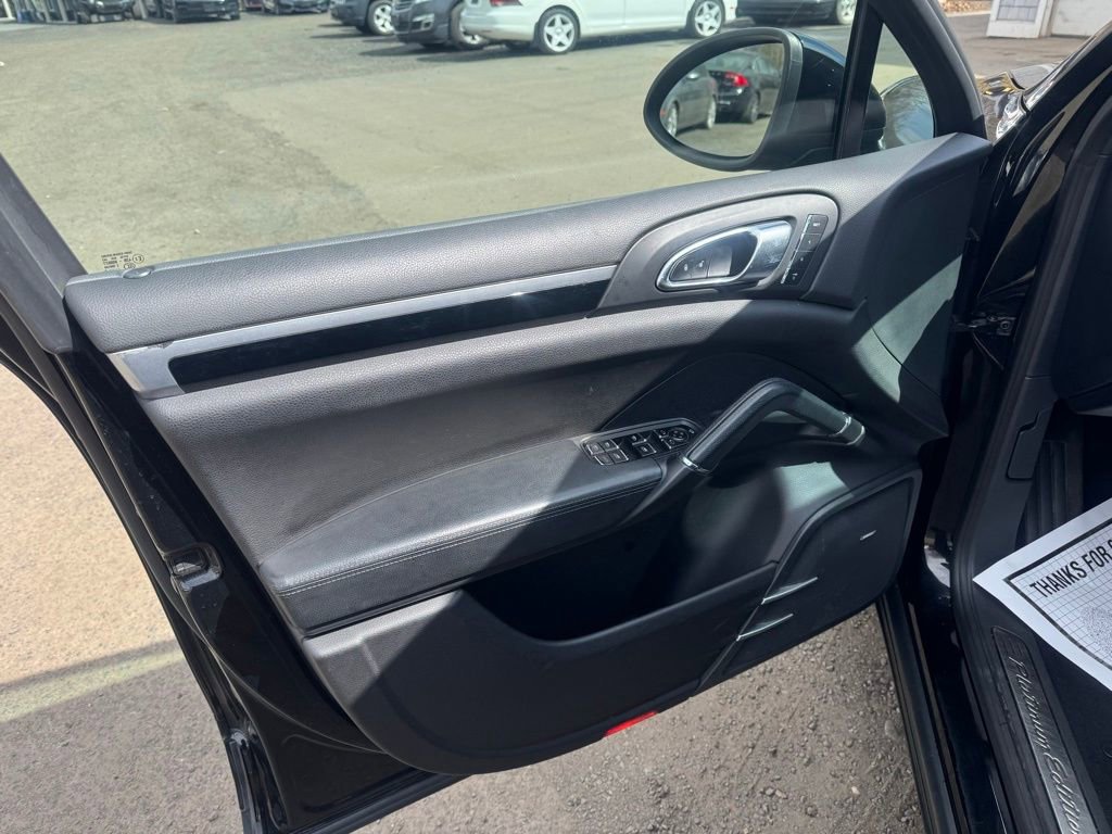 Used 2014 Porsche Cayenne Platinum Edition image 29