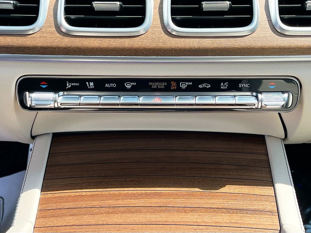 Used 2023 Mercedes-Benz GLS 450 4MATIC image 26