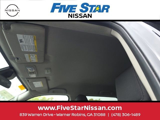 Used 2024 Nissan Frontier SV image 18