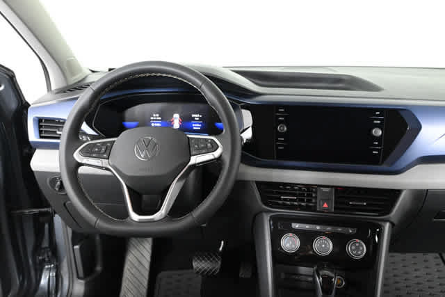 Certified 2023 Volkswagen Taos SE FWD image 3