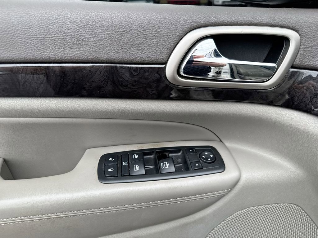 Used 2011 Jeep Grand Cherokee Laredo image 20