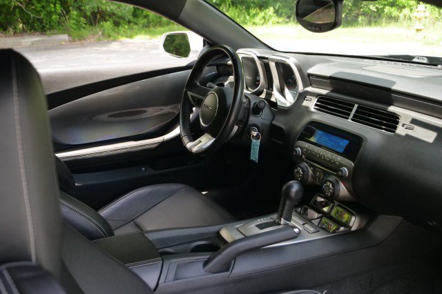 Used 2010 Chevrolet Camaro SS RWD image 34