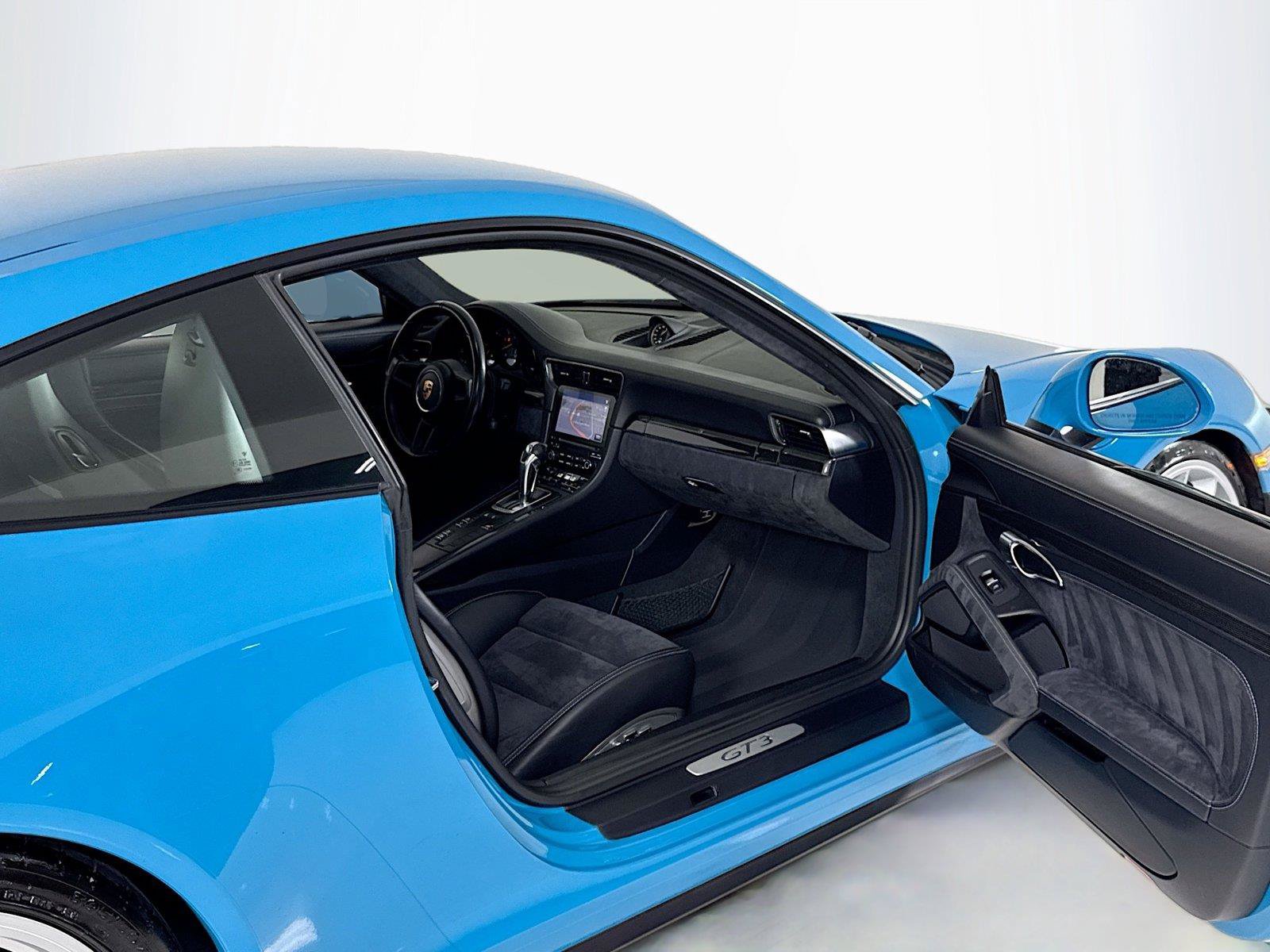 Used 2018 Porsche 911 GT3 w/ Sport Chrono Package RWD image 26