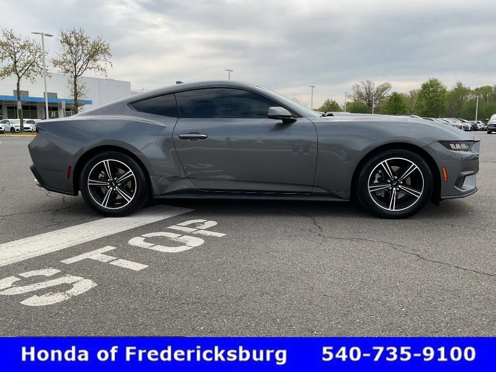 Used 2025 Ford Mustang Coupe image 7