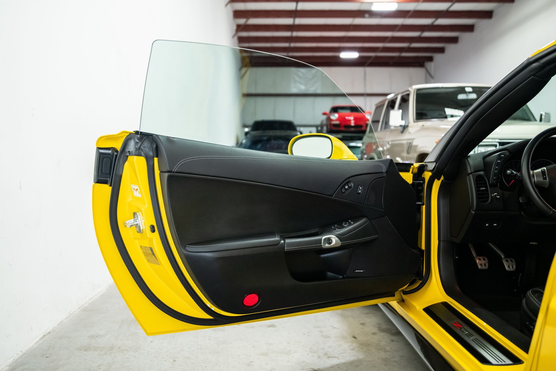 Used 2011 Chevrolet Corvette Z06 w/ Z07 Performance Package RWD image 29