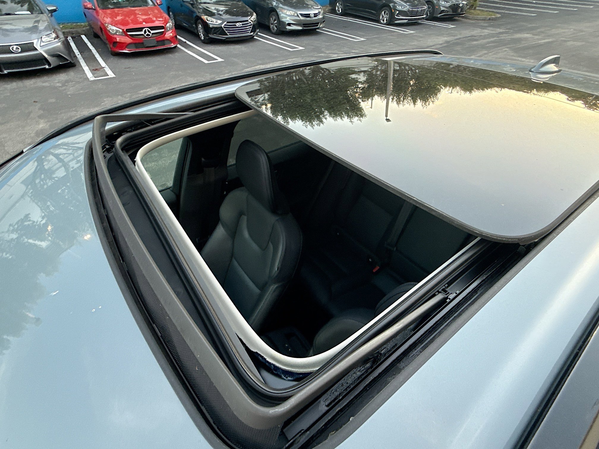 Used 2024 Volvo XC60 B5 Plus image 15