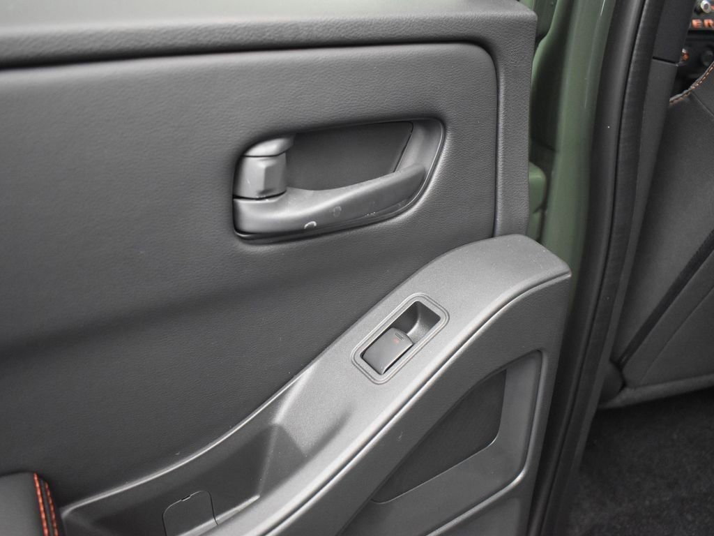 New 2026 Nissan Frontier PRO-4X w/ Pro-4x Convenience Package image 15