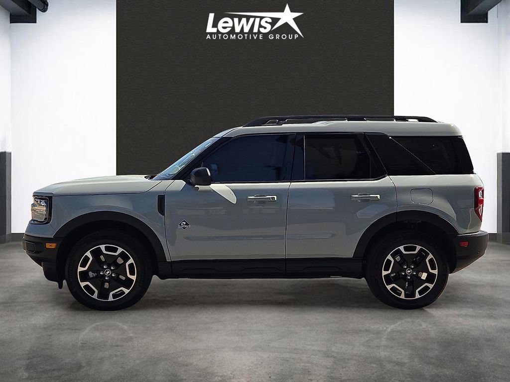 Used 2023 Ford Bronco Sport Outer Banks image 2