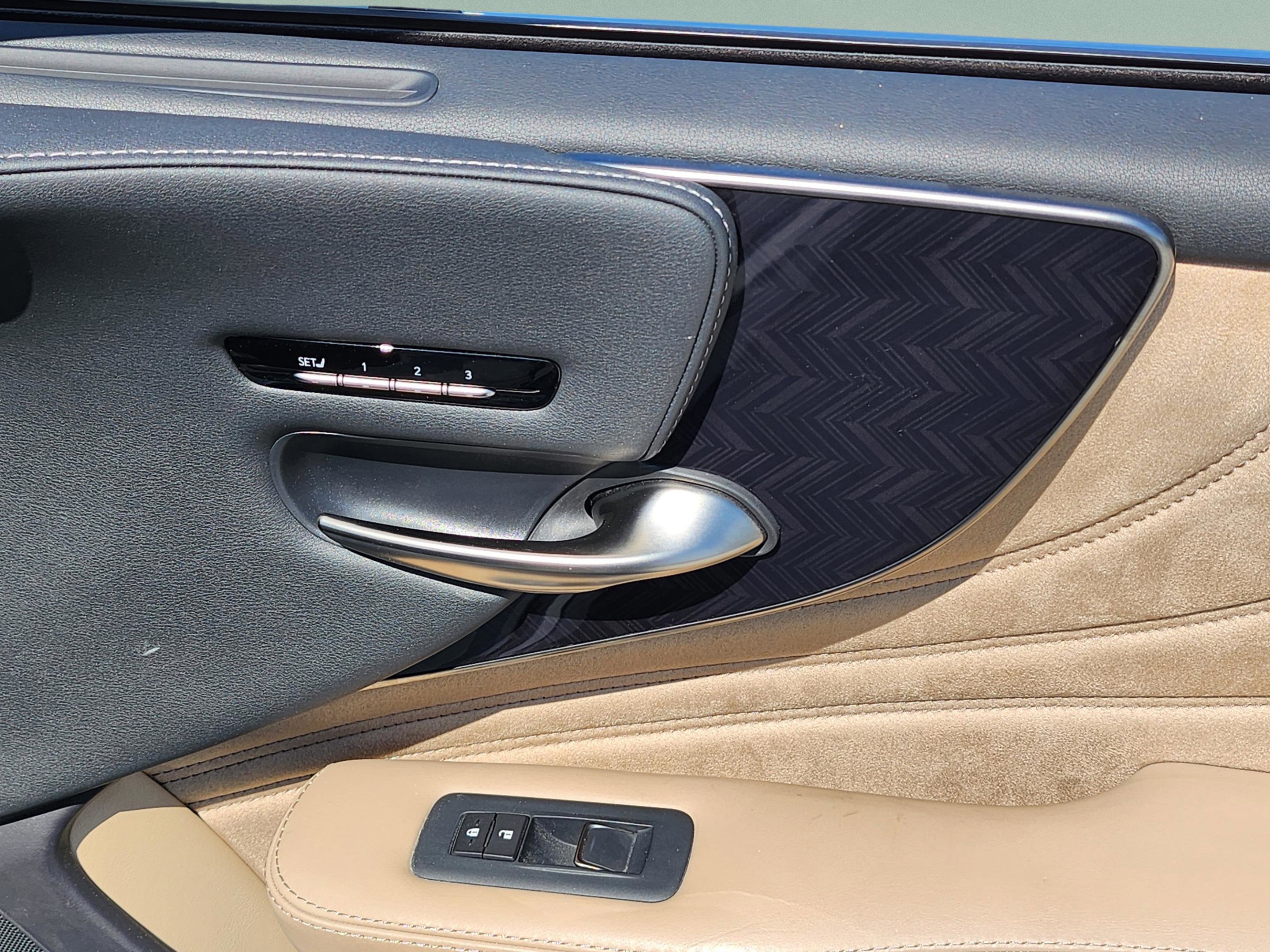 Certified 2021 Lexus LS 500 w/ Interior Upgrade Package RWD image 16