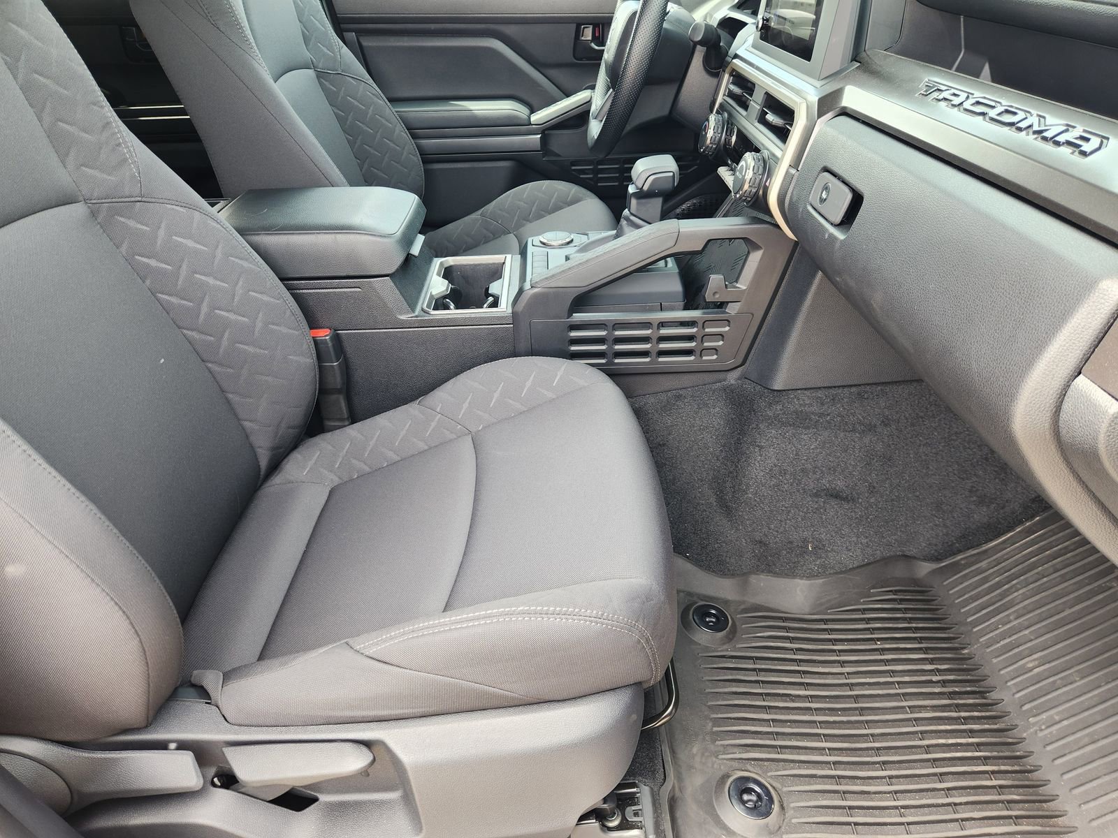 Used 2025 Toyota Tacoma SR5 image 17