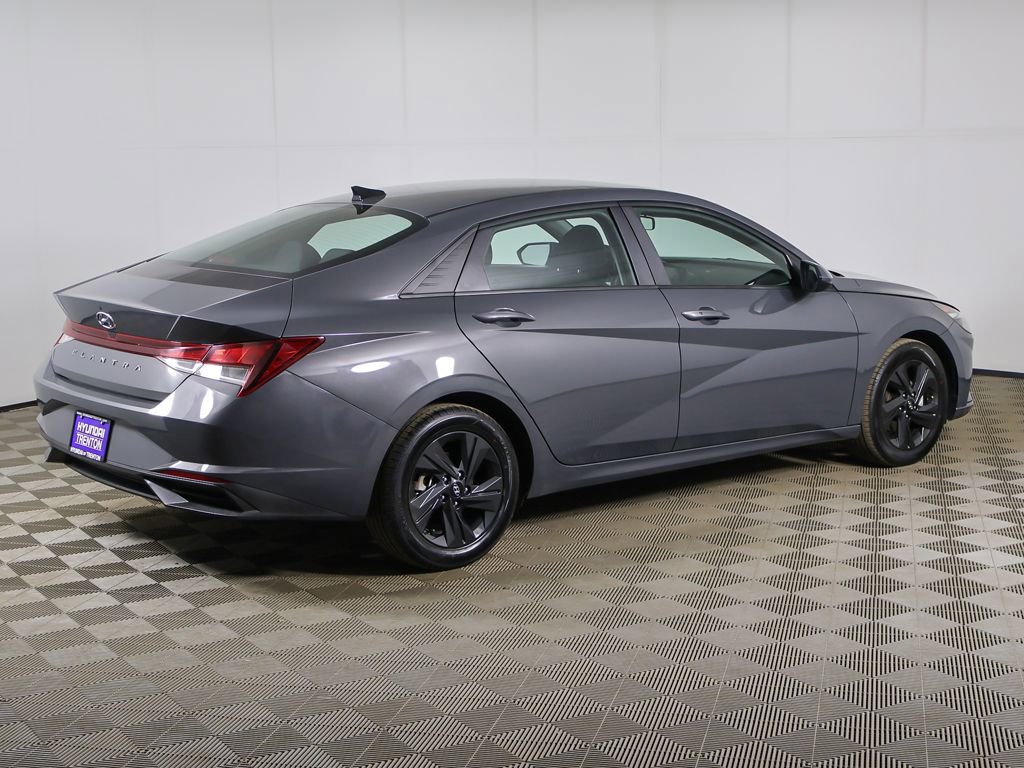 Used 2023 Hyundai Elantra SEL w/ Cargo Package image 9