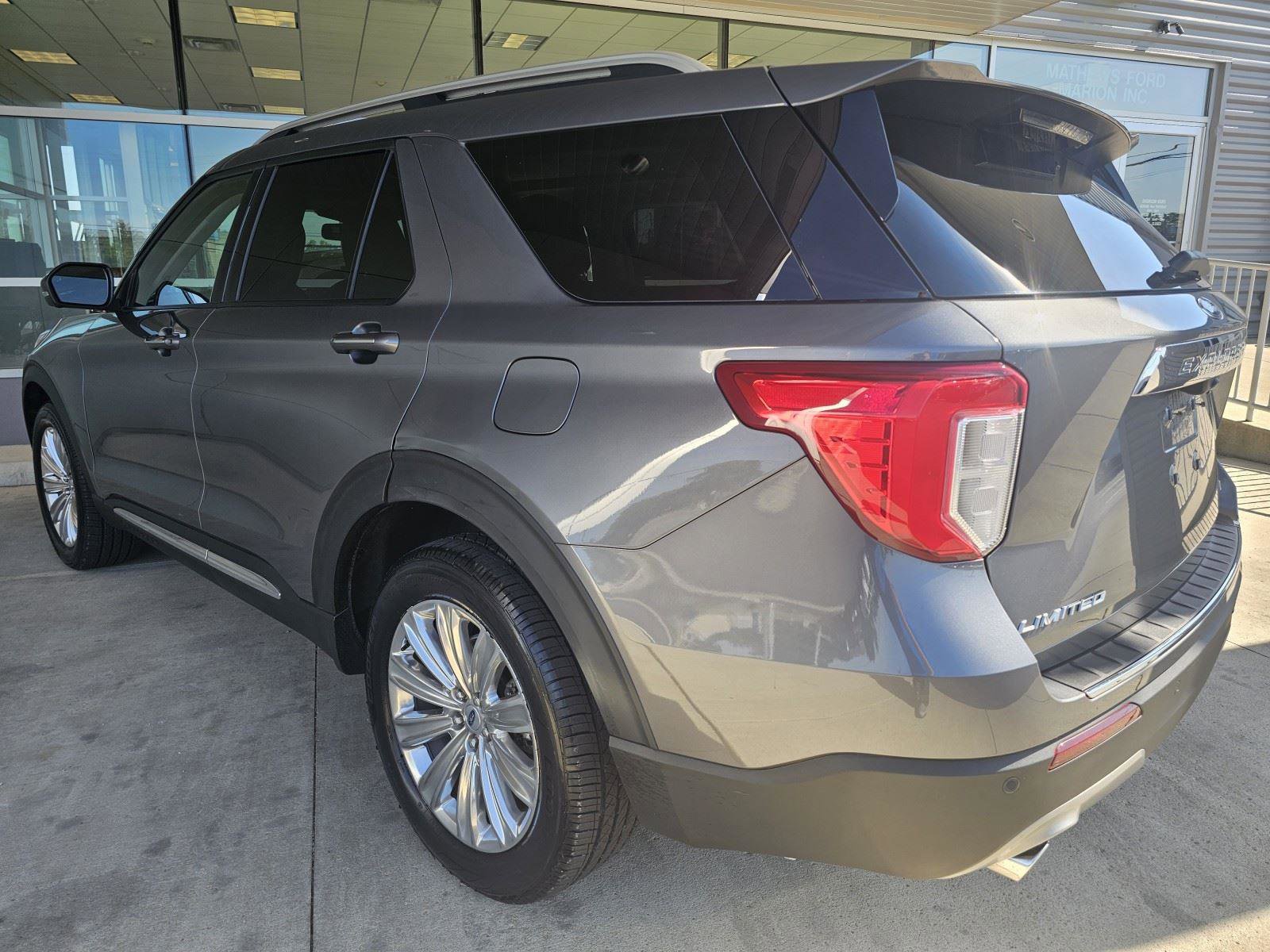 Used 2022 Ford Explorer Limited w/ Equipment Group 301A image 3