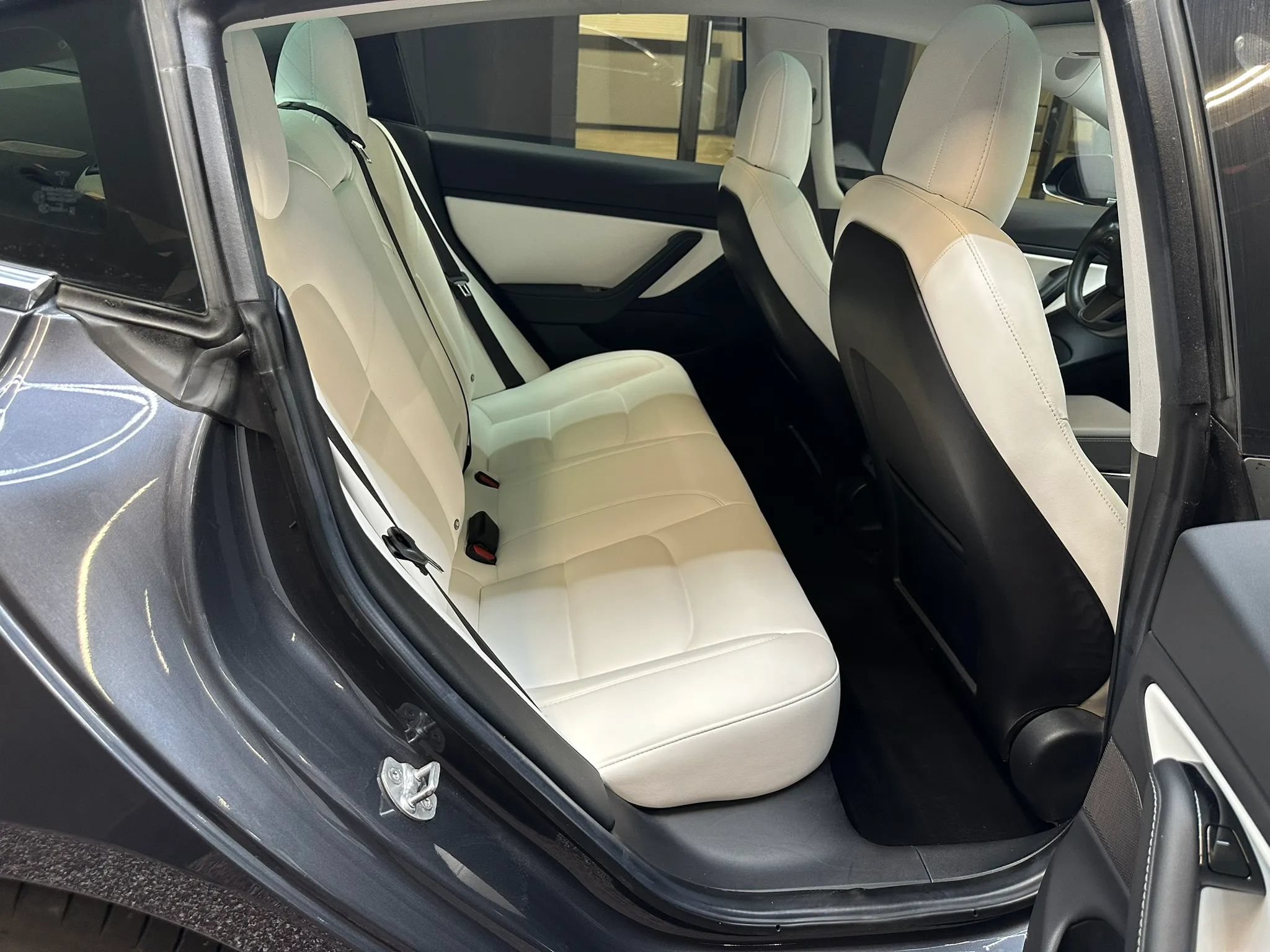 Used 2018 Tesla Model 3 Long Range AWD/4WD image 28