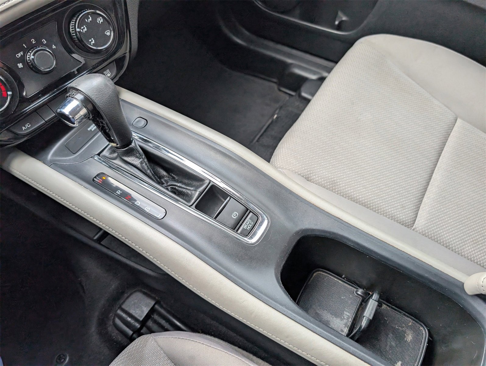 Used 2016 Honda HR-V LX image 22