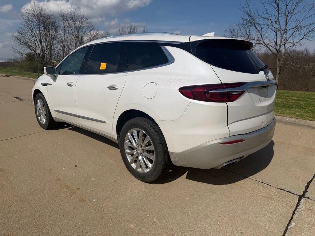 Used 2019 Buick Enclave Essence image 2