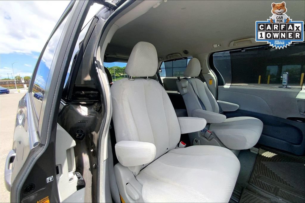 Used 2014 Toyota Sienna LE FWD image 24