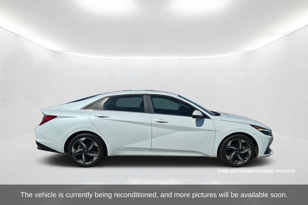 Used 2021 Hyundai Elantra Limited FWD image 4