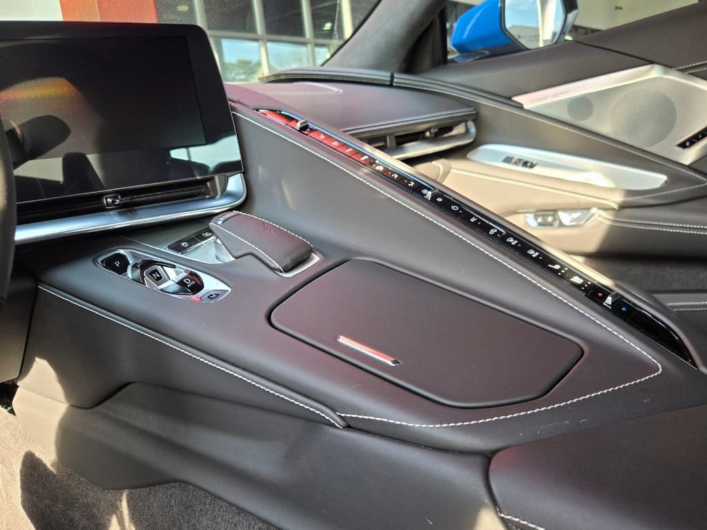 Used 2024 Chevrolet Corvette Stingray Premium Cpe w/ Battery Protection Package image 23